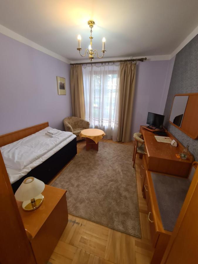 Hotel Rytwiany Palac Bagian luar foto