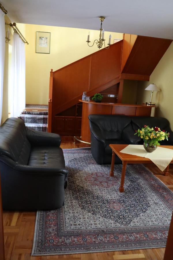 Hotel Rytwiany Palac Bagian luar foto